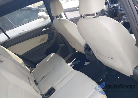 2021 Volkswagen Tiguan 2.0T Se/2.0T Se R-Line Black/2.0T Sel from USA, damaged, VIN 3VV2B7AX5MM012222